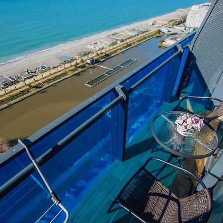 Royal Sea Breeze Apartments Batumi Exteriör bild