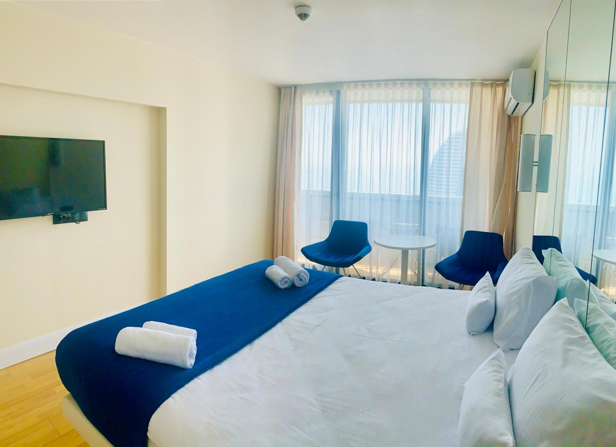 Royal Sea Breeze Apartments Batumi Exteriör bild