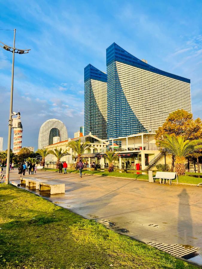 Royal Sea Breeze Apartments Batumi Exteriör bild