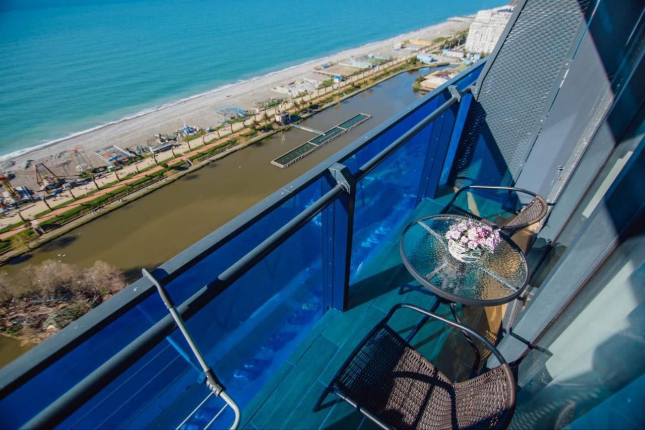 Royal Sea Breeze Apartments Batumi Exteriör bild