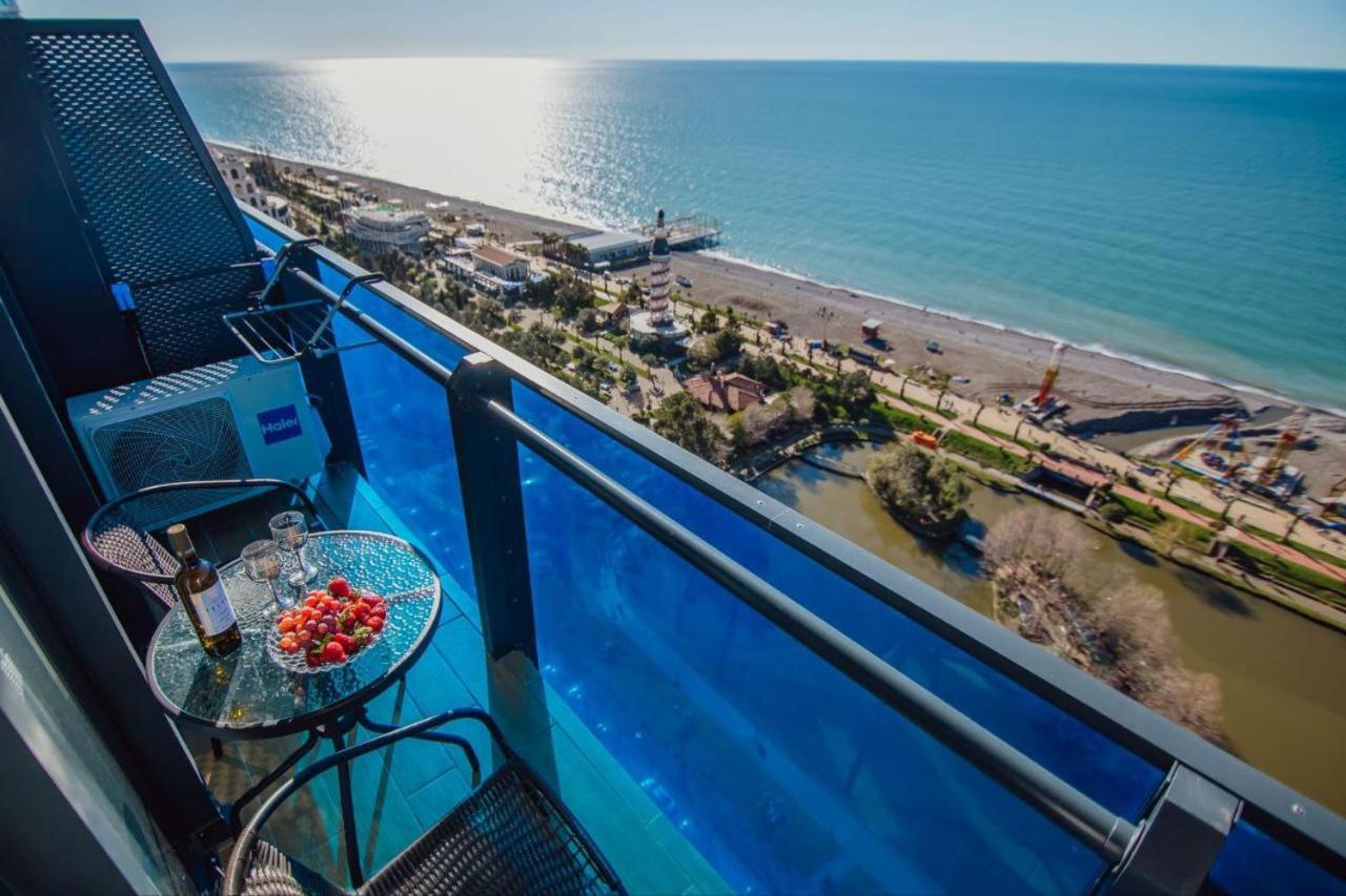 Royal Sea Breeze Apartments Batumi Exteriör bild