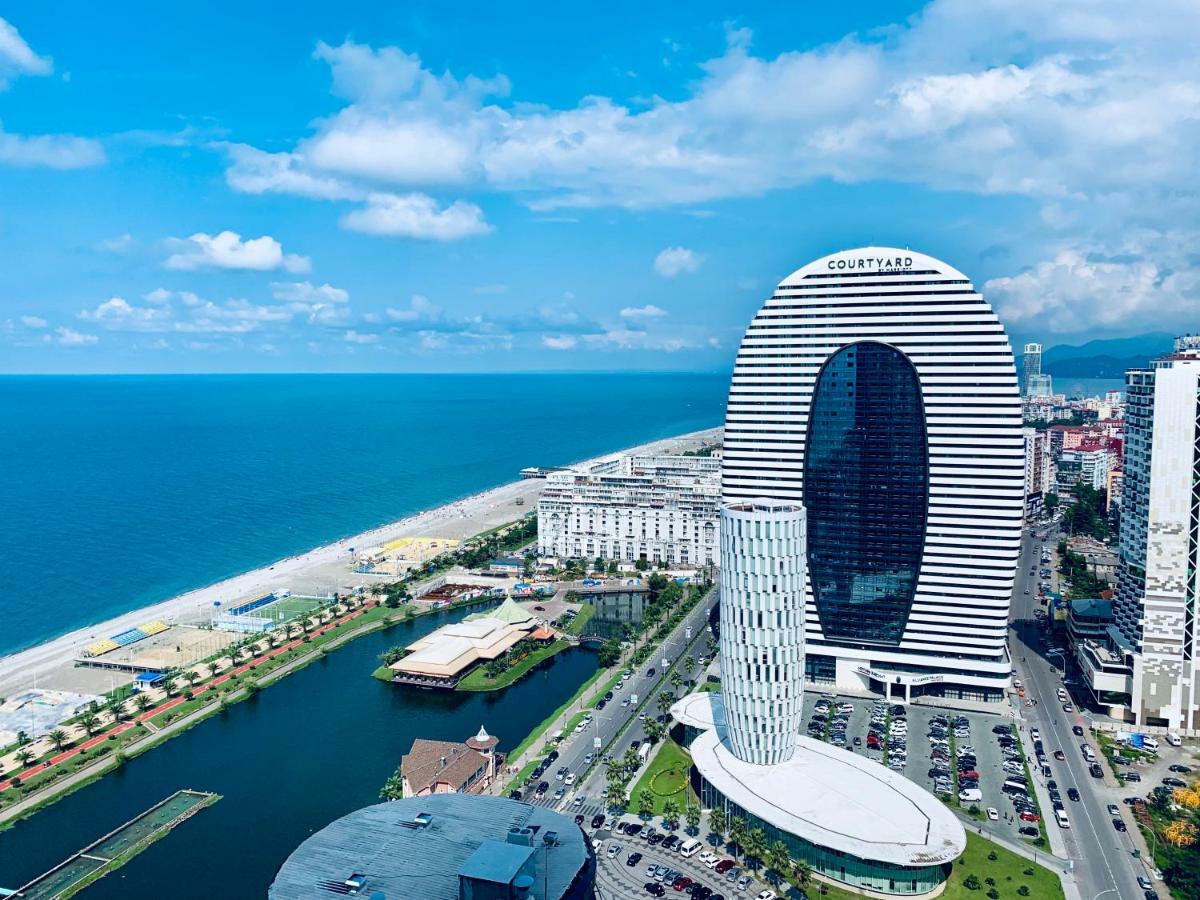 Royal Sea Breeze Apartments Batumi Exteriör bild